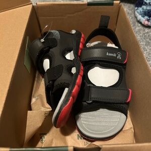 Jamil kid sandals size 11